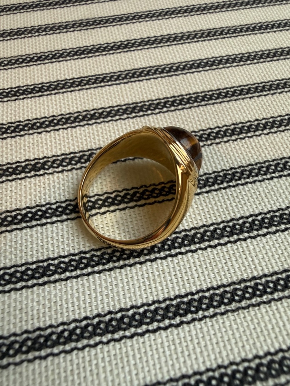 Missoma Sphere Ridge Ring - Picture 4 of 6